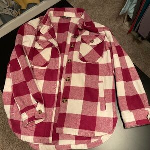 Women’s shaket